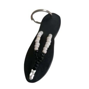 Ebony wood keyring with black and white pearls